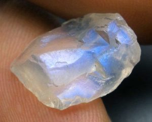 Визуальные характеристики лунного камня