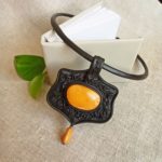 кулоны и подвески с янтарём