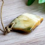 кулоны и подвески с янтарём
